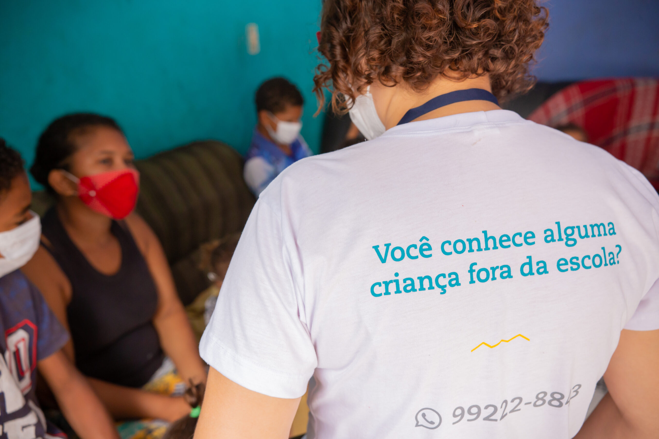 Visitas domiciliares são realizadas por participantes do programa para incentivo ao retorno escolar