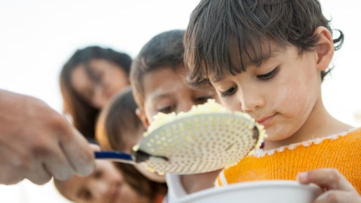 Estudos mostram que crianças e adolescentes são hoje os indivíduos mais atingidos pela insegurança alimentar