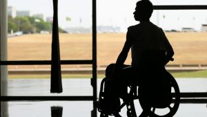 Pessoas com deficiência de grupos minorizados sofrem mais desigualdades no mercado de trabalho