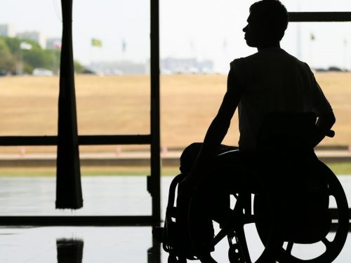 Pessoas com deficiência de grupos minorizados sofrem mais desigualdades no mercado de trabalho